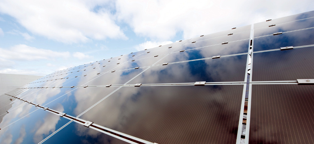 超薄膜技术如何提升光伏材料的轻量化特性