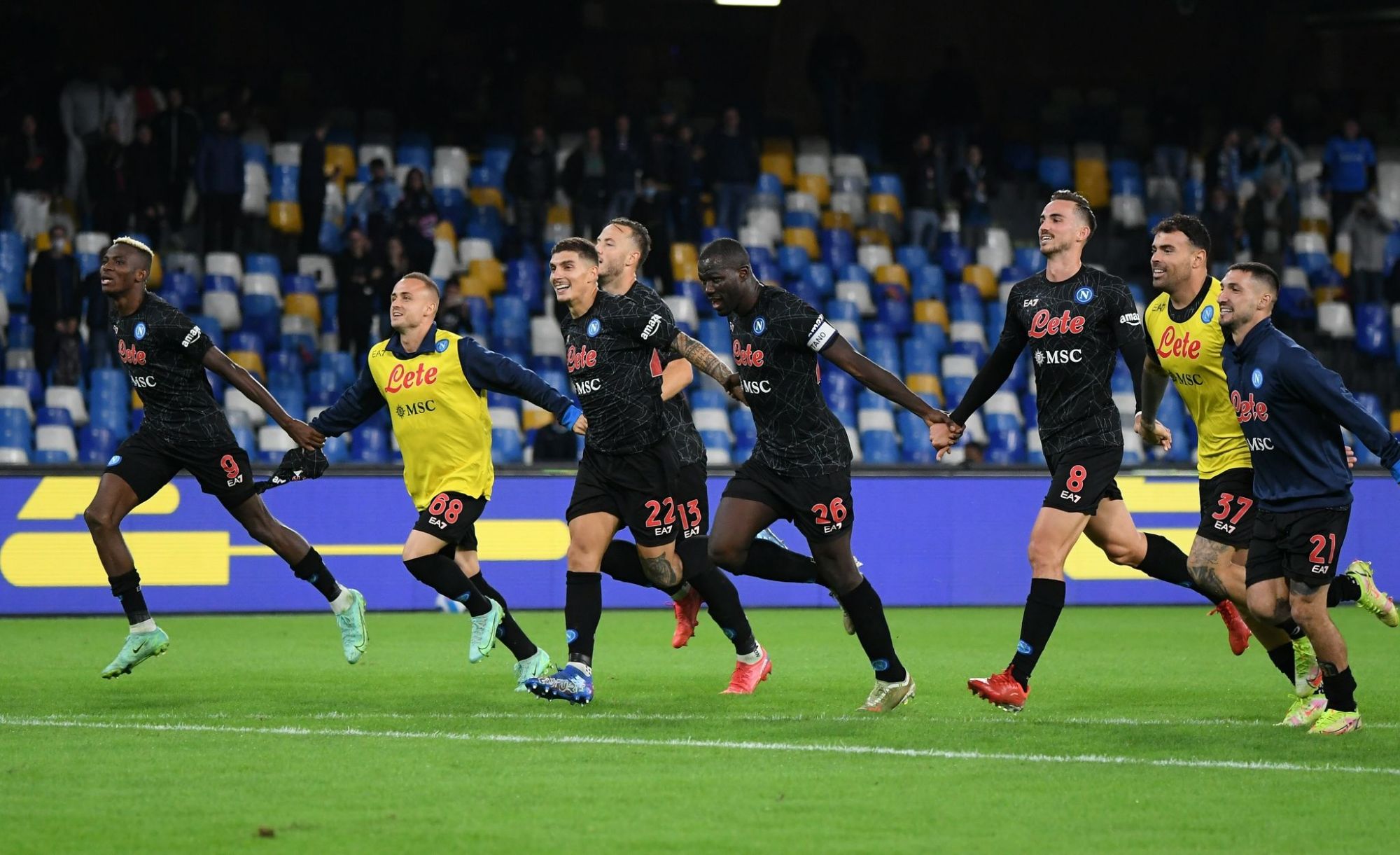 桑普多迪宾站稳榜首，萨索洛难逃败局