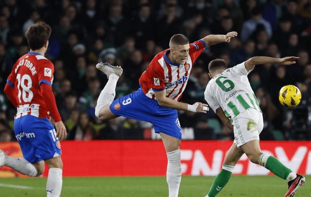 皇家贝蒂斯客场险胜，士气大振