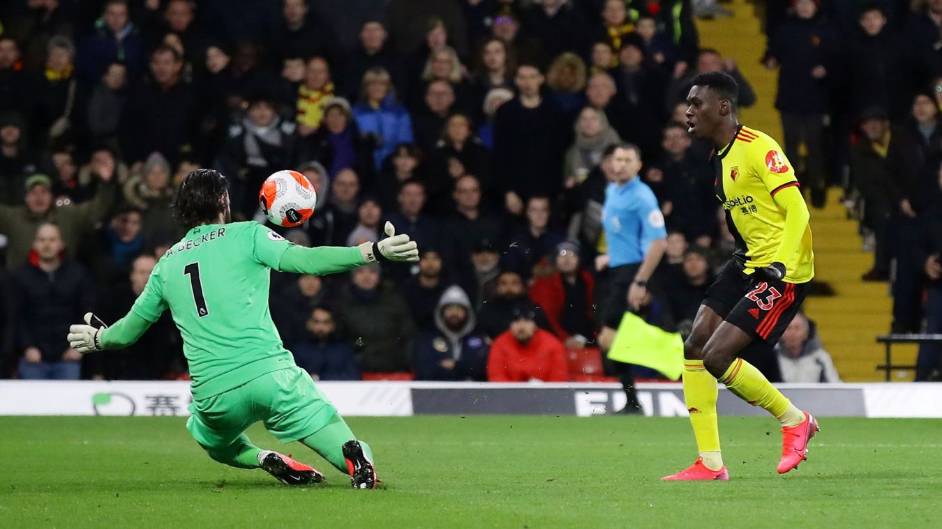 利物浦客场击败沃特福德,全面确立榜首地位 利物浦客场击败沃特福德,全面确立榜首地位