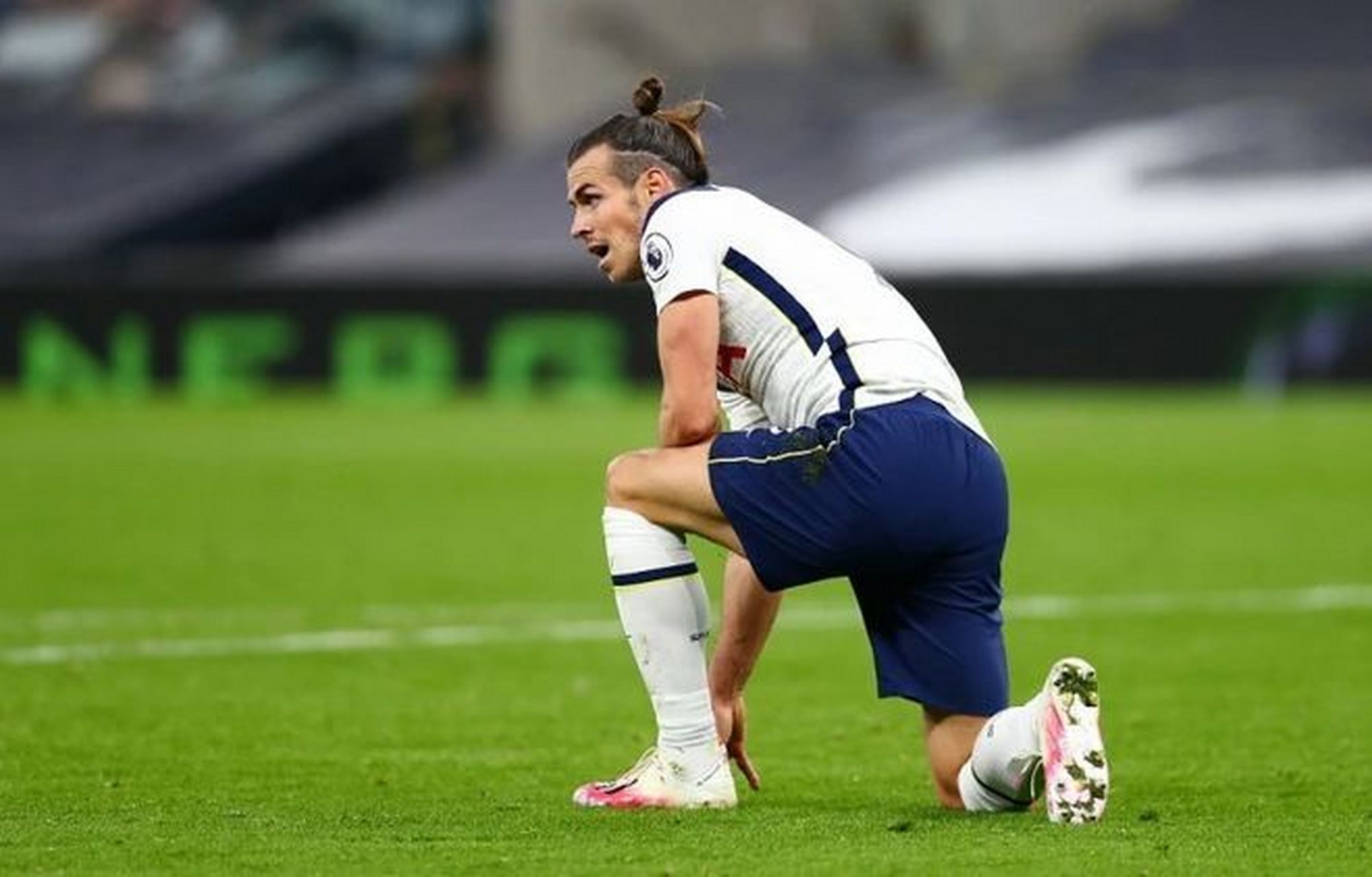 热刺姆巴普大肆庆祝，一击制胜成功逼平对手