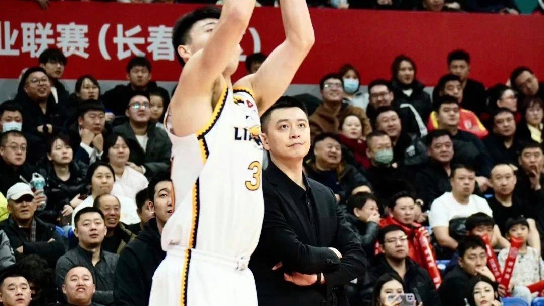 辽宁男篮关键先发球员受伤无缘比赛